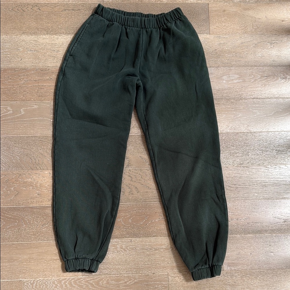Brandy Melville Women’s Hunter Green Sweatpants